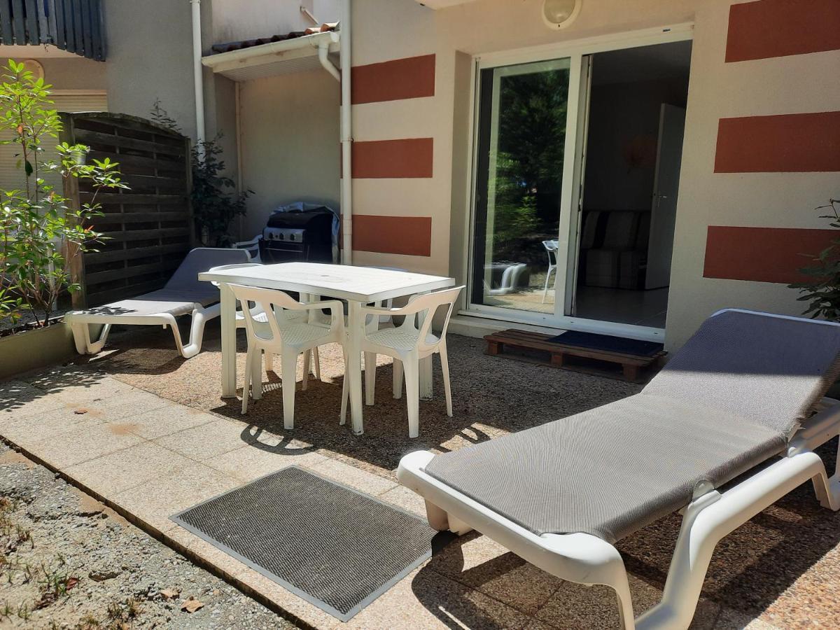 Belle Maisonnette Dans Residence Avec Piscine Soulac-sur-Mer Exterior photo